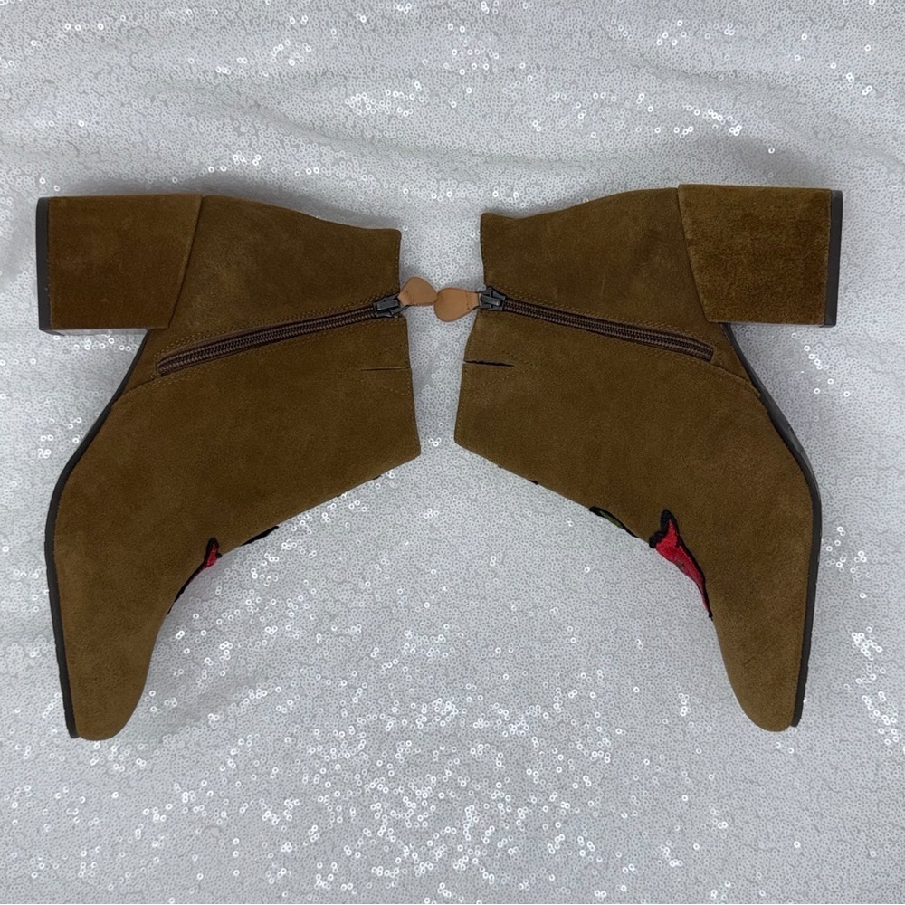 Gentle Souls  Braise Suede Embroidered Brown Ankle Boots size 9.5 women’s - Picture 7 of 16